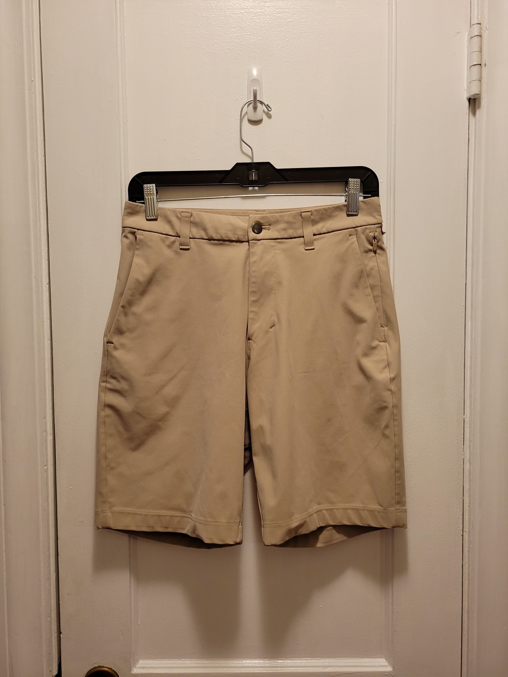 Lululemon Men's Khaki Shorts Size 28